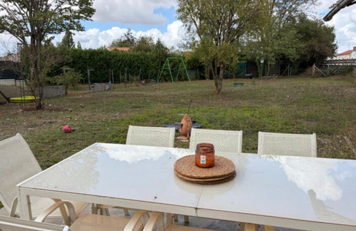 SAINTE GEMME LA PLAINE (85400) ADORABLE MAISON EN PIERRES 4/5 CHAMBRES AVEC DEPENDANCE ET JARDIN CLOS — photo 2