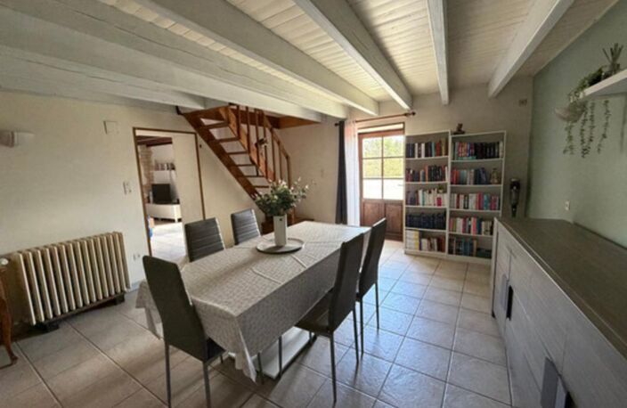SAINTE GEMME LA PLAINE (85400) ADORABLE MAISON EN PIERRES 4/5 CHAMBRES AVEC DEPENDANCE ET JARDIN CLOS — photo 5