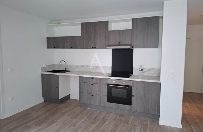 LA ROCHELLE ? À LOUER T2 NEUF DE 45 M² AVEC TERRASSE ET PARKING PRIVATIF — photo 3