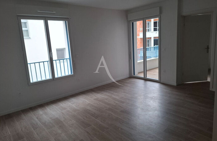 LA ROCHELLE ? À LOUER T2 NEUF DE 45 M² AVEC TERRASSE ET PARKING PRIVATIF — photo 5