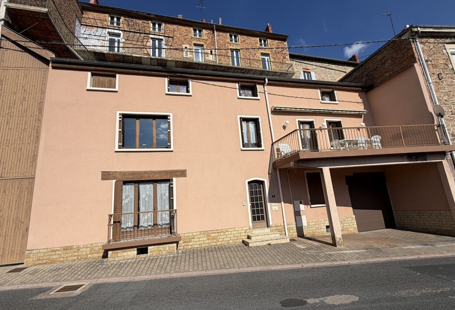 Grande maison 180 m2 habitable avec balcon et dépendance — photo 1