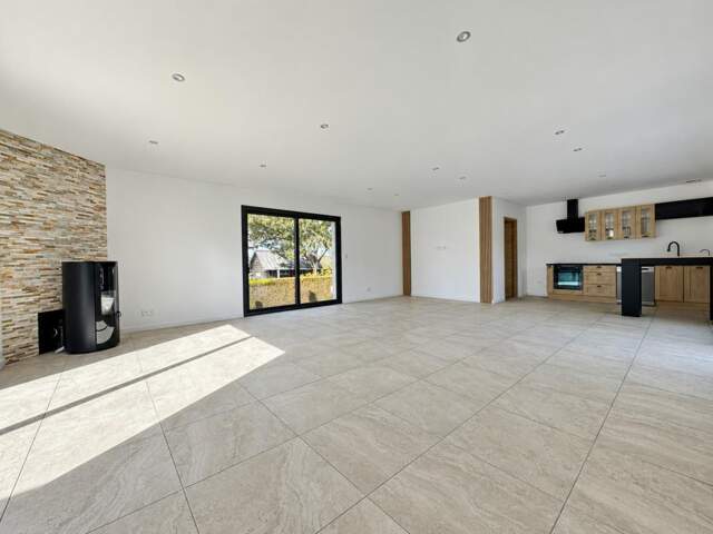 - RUGLES - 27250 - MAISON - T5 - 130M2 - 1H20 DE PARIS MONTPARNASSE- RE2020 - JARDIN - TERRASSE — photo du bien