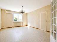 Saint-Seurin-sur-l'Isle : maison  99 m² + dépendances sur 6660 m² de terrain — photo 3