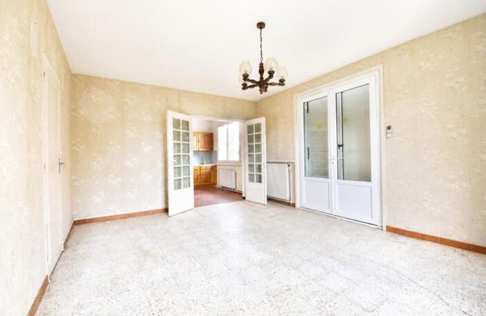 Saint-Seurin-sur-l'Isle : maison  99 m² + dépendances sur 6660 m² de terrain — photo 4