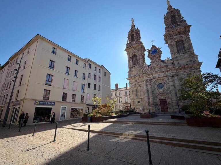 APPARTEMENT F4 BEL EMPLACEMENT + PARKING PRIVATIF — photo 1