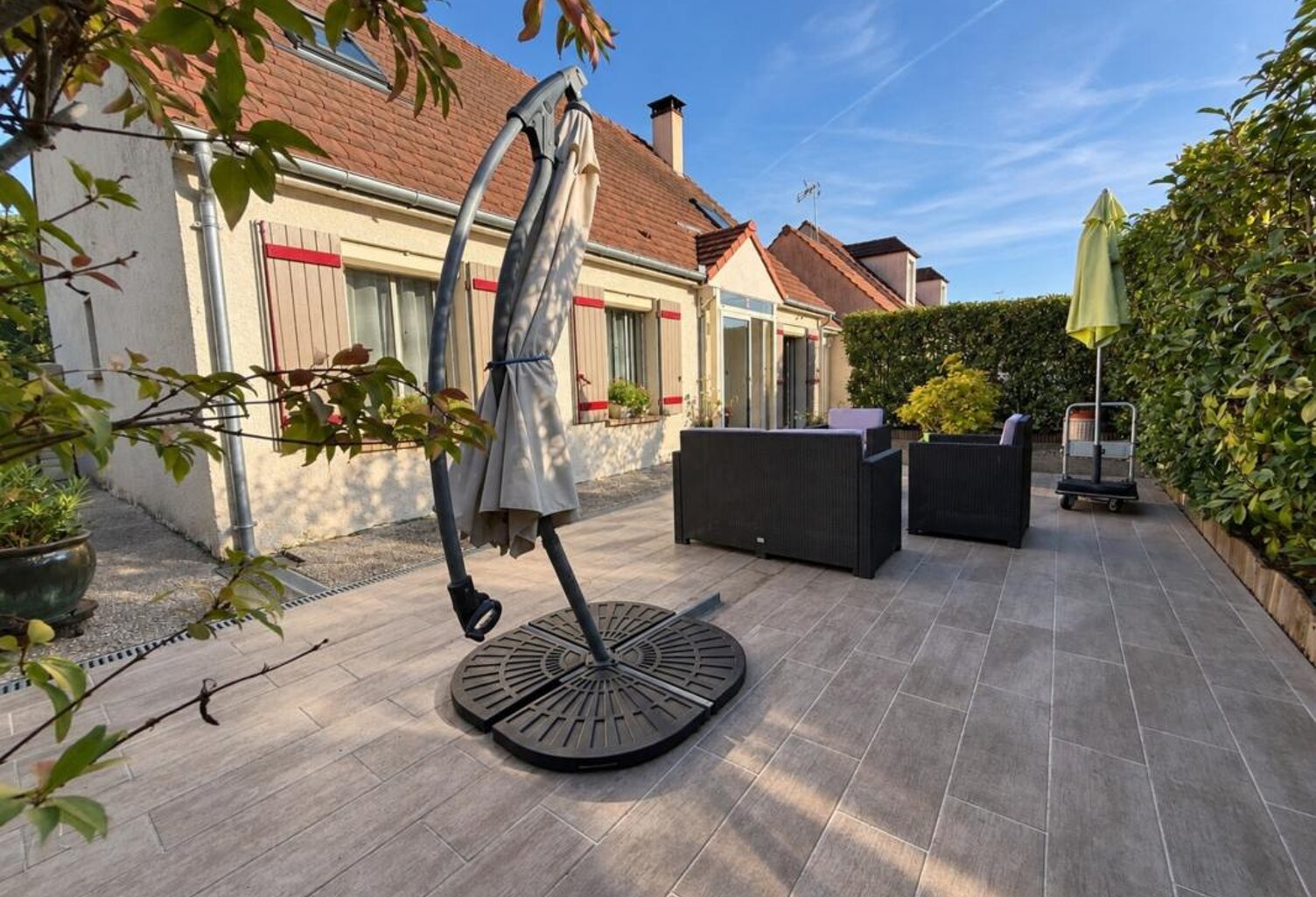 VERNEUIL-EN-HALATTE – EXCLUSIVITÉ – MAISON FAMILIALE DE 160 M² – VIVABLE DE PLAIN-PIED — photo 1