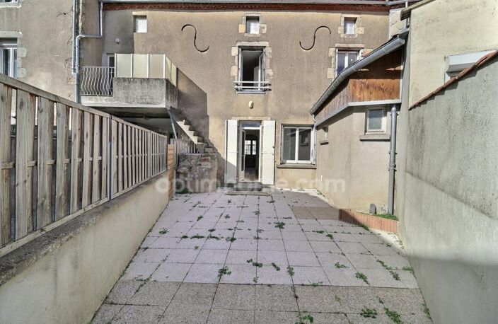 Maison de bourg rénovée de 99 m² (3 ch) avec cour, 2 garages + Appartement T2 loué (420 €/mois) – Centre-ville de Nueil-les-Aubiers (79250) — photo 2