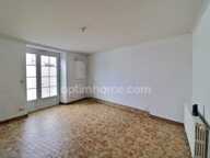 Maison de bourg rénovée de 99 m² (3 ch) avec cour, 2 garages + Appartement T2 loué (420 €/mois) – Centre-ville de Nueil-les-Aubiers (79250) — photo 4