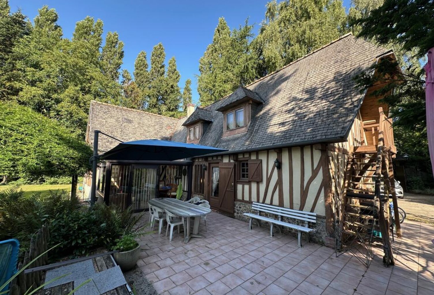 Vente à terme : maison normande au charme authentique — photo 1