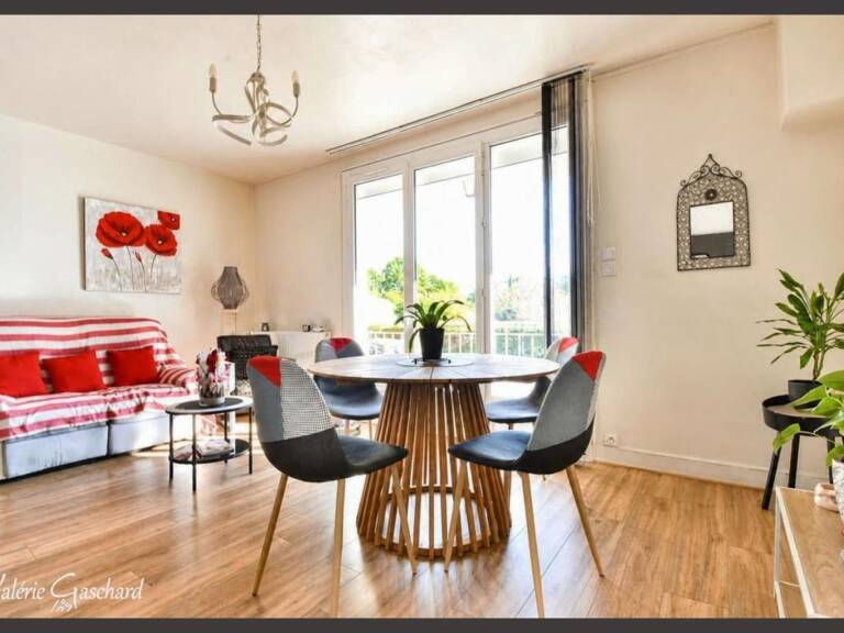 Pineuilh – Appartement T3 rénové 62 m², balcon, tout à pied — photo 1