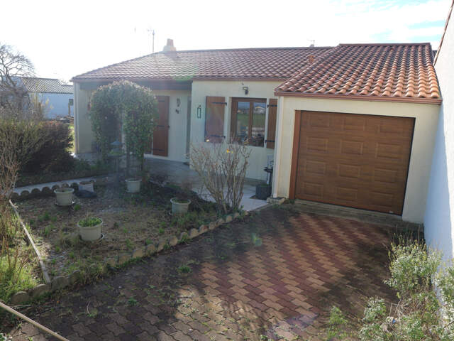 MAISON EN BON ETAT GENERAL DE 90 M2 SUR UN BEAU TERRAIN CLOS — photo du bien