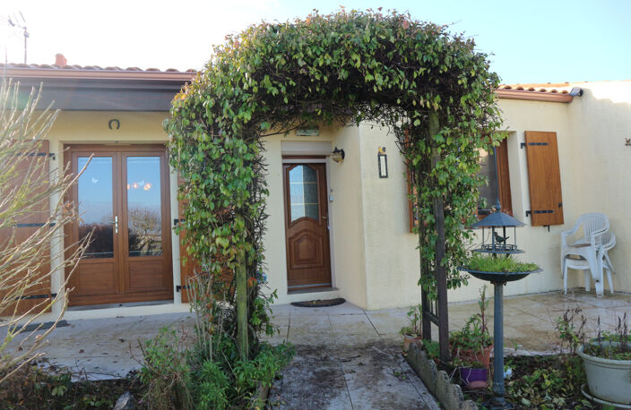 MAISON EN BON ETAT GENERAL DE 90 M2 SUR UN BEAU TERRAIN CLOS — photo 2
