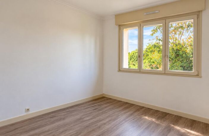 MAISON INDIVIDUELLE, 3 CHAMBRES, SOUS-SOL COMPLET ET JARDIN CLOS — photo 5
