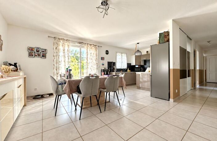 À vendre maison de plain-pied avec garage très au calme — photo 2