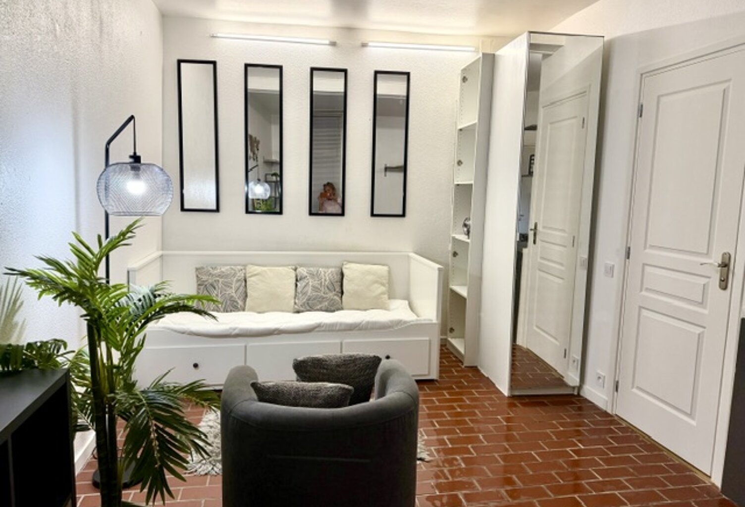 Studio — photo 1