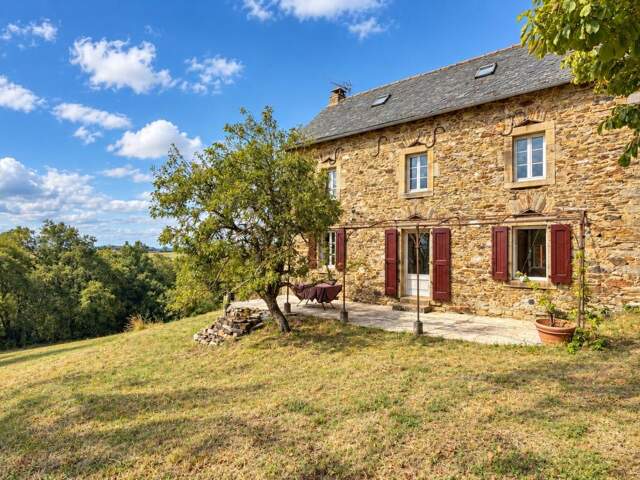 Maison au calme avec grand terrain de 1,8 hectare – Un cadre de vie privilégié — photo du bien