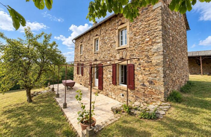 Maison au calme avec grand terrain de 1,8 hectare – Un cadre de vie privilégié — photo 2