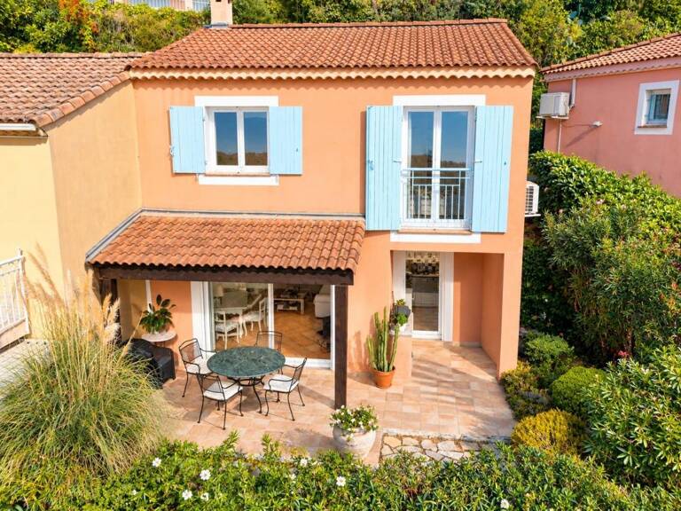 VUE MER - DOMAINE AVEC PISCINE - 2 CHAMBRES - GARAGE — photo 1