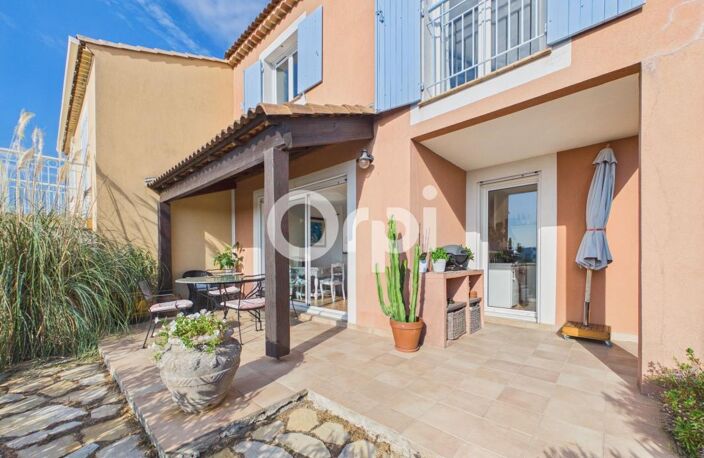 VUE MER - DOMAINE AVEC PISCINE - 2 CHAMBRES - GARAGE — photo 2