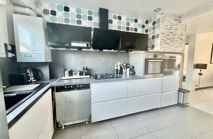 Rareté à Royan — T3 rénové de 69 m² avec jardin privatif et vue sur l'église — photo 3