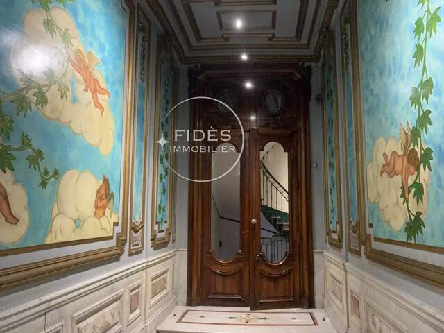 Local de 225m² a louer — photo du bien