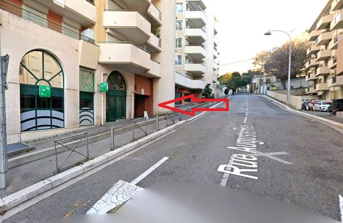 PARKING SECURISE RUE DE FRANCE / GROSSO — photo 2