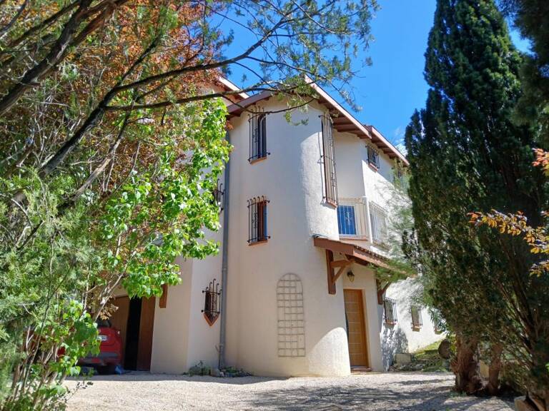 Maison T6 - secteur du Barry — photo 1
