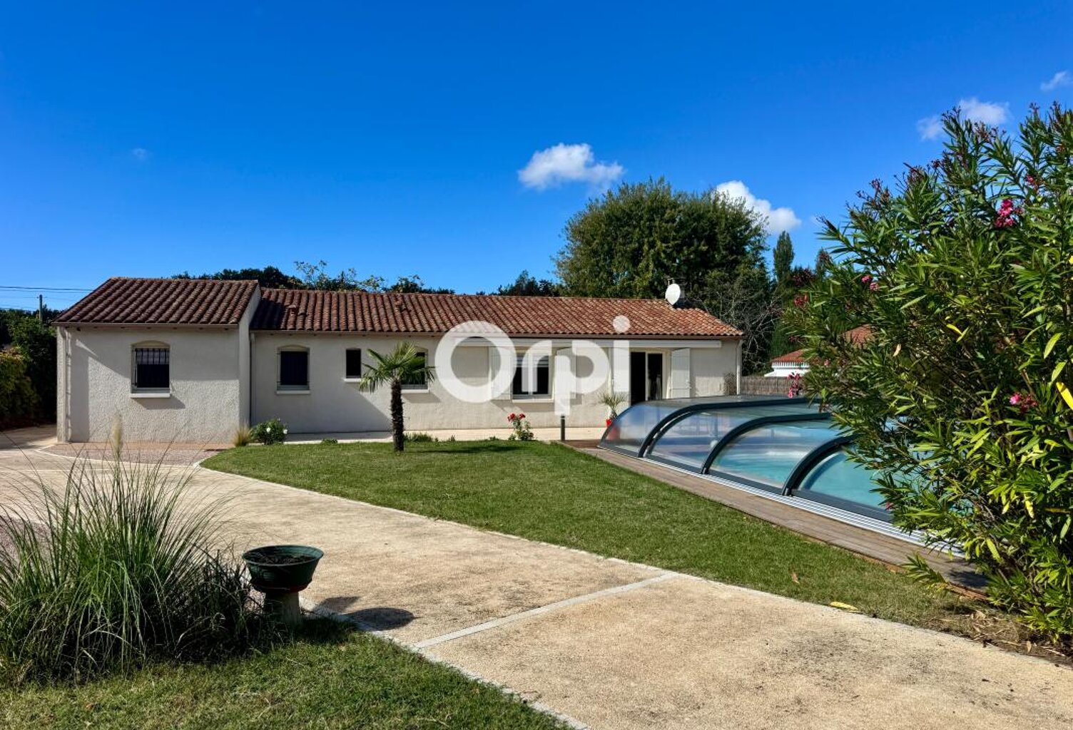 Maison - 4 chambres - 1993 m² parcelle - Piscine - Garage — photo 1