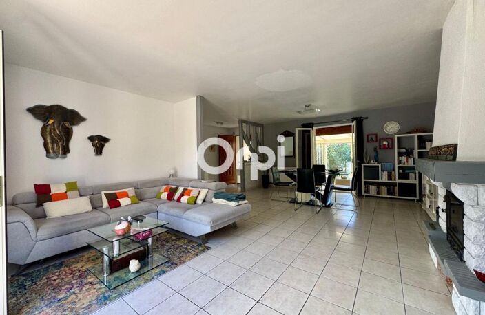 Maison - 4 chambres - 1993 m² parcelle - Piscine - Garage — photo 4