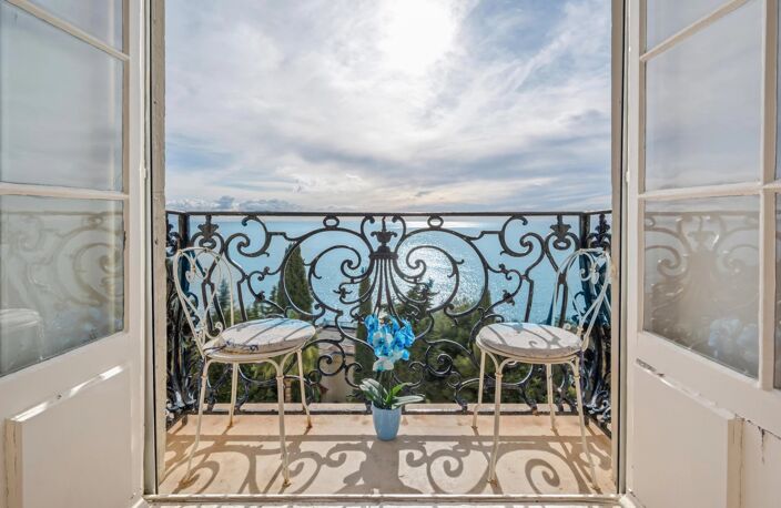 LOCATION SAISONNIÈRE – APPARTEMENT DE PRESTIGE À CAP-D’AIL — photo 2