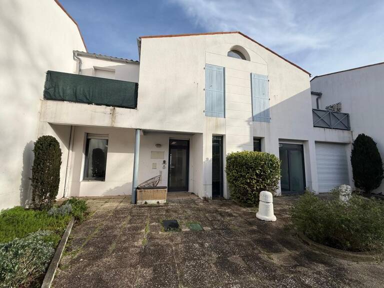 Appartement ou local commercial d'environ 139m2 SAINT GEORGES DE DIDONNE CENTRE — photo 1