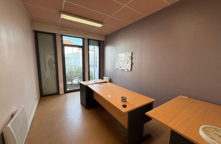 Appartement ou local commercial d'environ 139m2 SAINT GEORGES DE DIDONNE CENTRE — photo 4