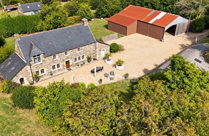 Propriété à vendre 8 pièces avec terrain et dépendances en périphérie de Carhaix-Plouguer — photo 2