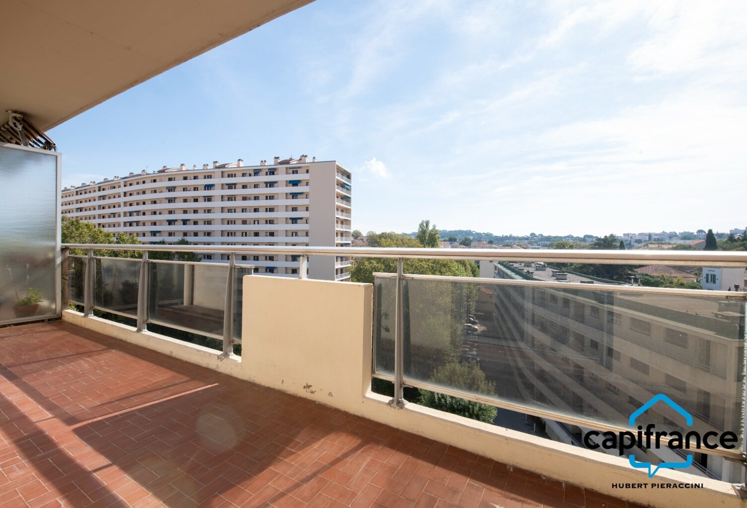 Aiguillon, Toulon, Appartement T3/4 de 85m2 Exposé Sud dernier étage, ascenseur, traversant — photo 1