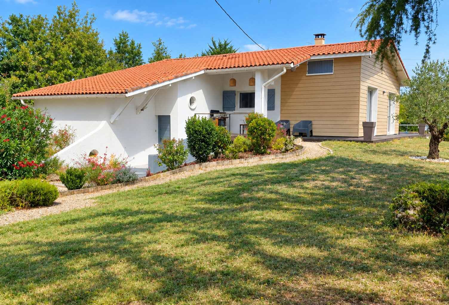 Maison à vendre 7 pièces MONTAUBAN (82), 5 chambres, garage, piscine, jardin et dépendance — photo 1