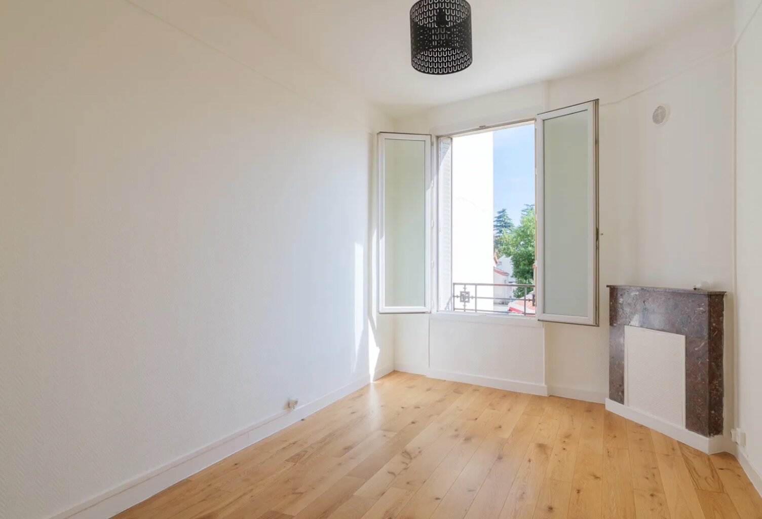 Appartement T1 à vendre a LIVRY GARGAN (93) — photo 1