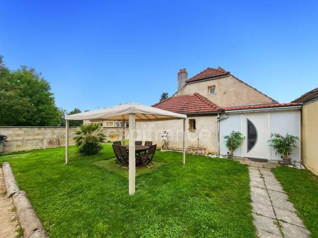 FAUVERNEY - Maison de 95 m² avec beau potentiel — photo du bien