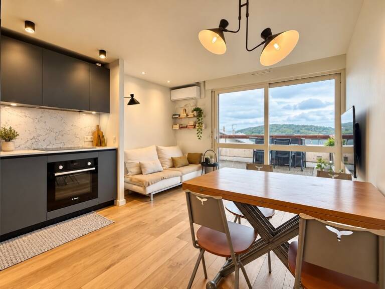 Talloires (74) – T2 bis meublé de 42 m² en triplex, deux balcons vue lac — photo 1