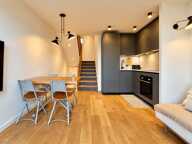 Talloires (74) – T2 bis meublé de 42 m² en triplex, deux balcons vue lac — photo 4