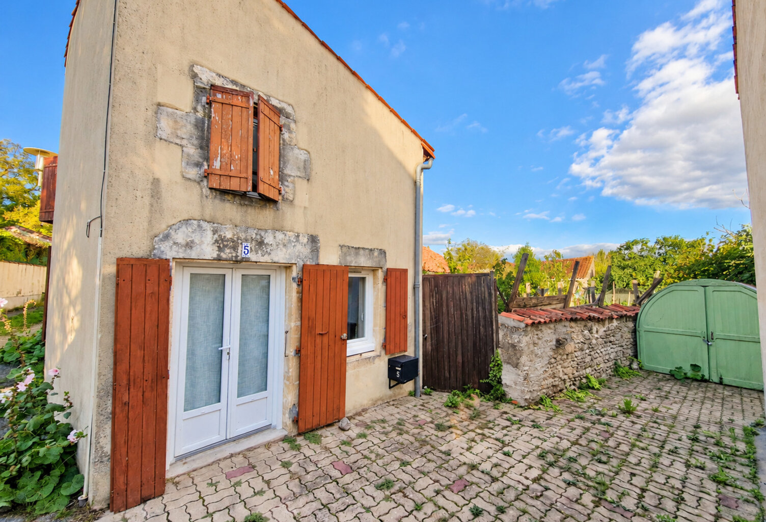 Maison à vendre 2 pièces TONNAY BOUTONNE (17) 47 m² habitables — photo 1