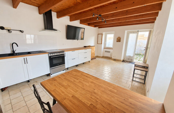 Maison à vendre 2 pièces TONNAY BOUTONNE (17) 47 m² habitables — photo 2