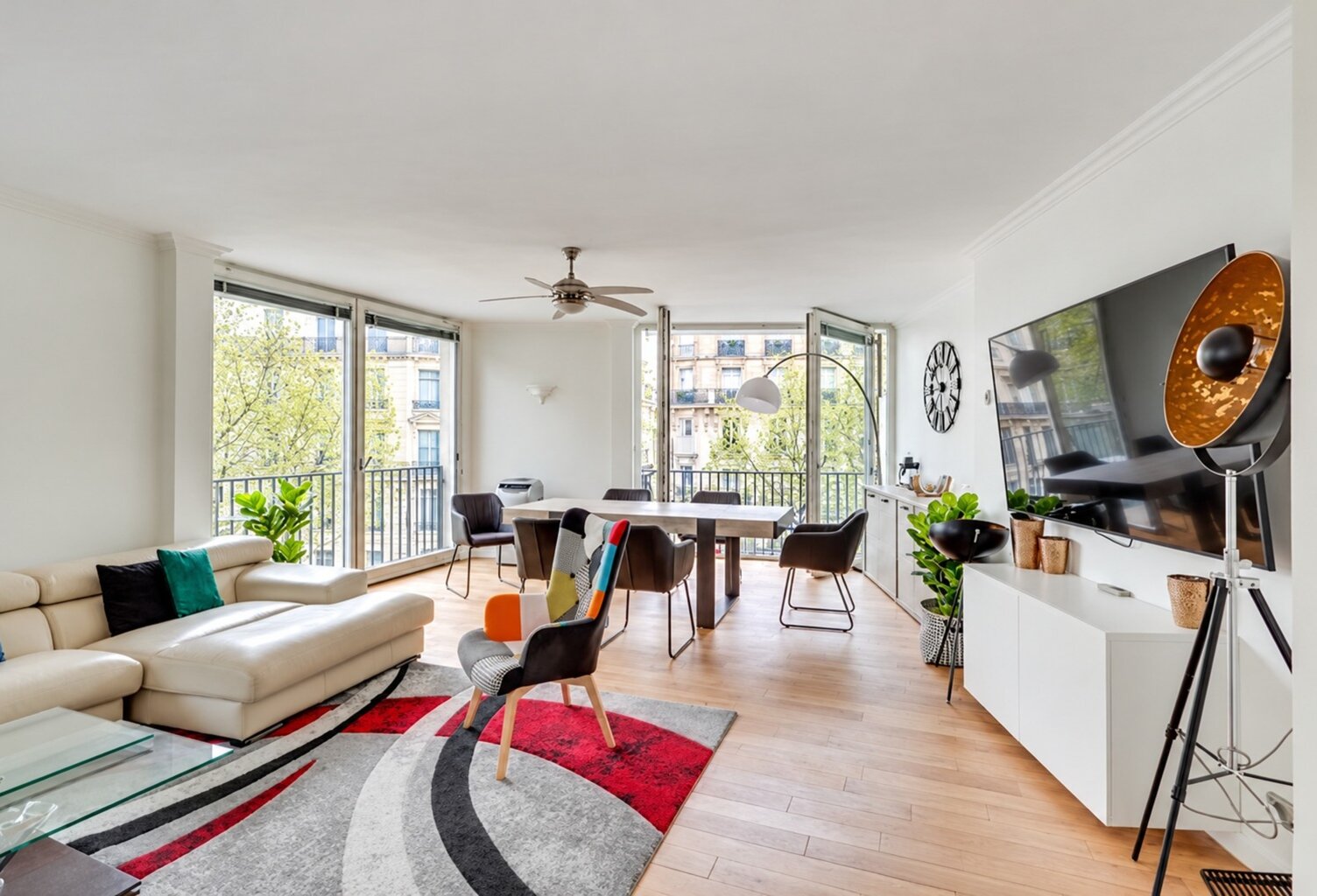 Exclusivité - A vendre - Appartement très lumineux - Balcon - 5 pièces - 4 chambres possibles - Cuisine indépendante - Cave et Parking - Adresse prestigieuse — photo 1