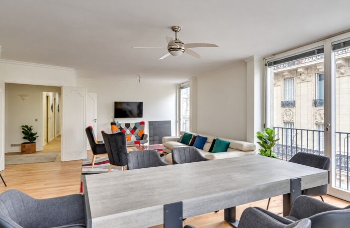 Exclusivité - A vendre - Appartement très lumineux - Balcon - 5 pièces - 4 chambres possibles - Cuisine indépendante - Cave et Parking - Adresse prestigieuse — photo 2