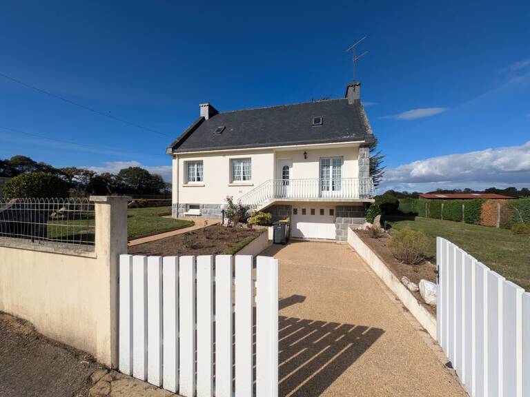 BUBRY EN CAMPAGNE AU CALME MAISON NÉO BRETONNE EN REZ DE CHAUSSEE SURELEVE AVEC VIE DE PLAIN PIED DE 5 PIÈCES DE 100m² ENVIRON PARCELLES CLÔTURÉES DE 2315M² — photo 1