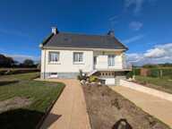 BUBRY EN CAMPAGNE AU CALME MAISON NÉO BRETONNE EN REZ DE CHAUSSEE SURELEVE AVEC VIE DE PLAIN PIED DE 5 PIÈCES DE 100m² ENVIRON PARCELLES CLÔTURÉES DE 2315M² — photo 2