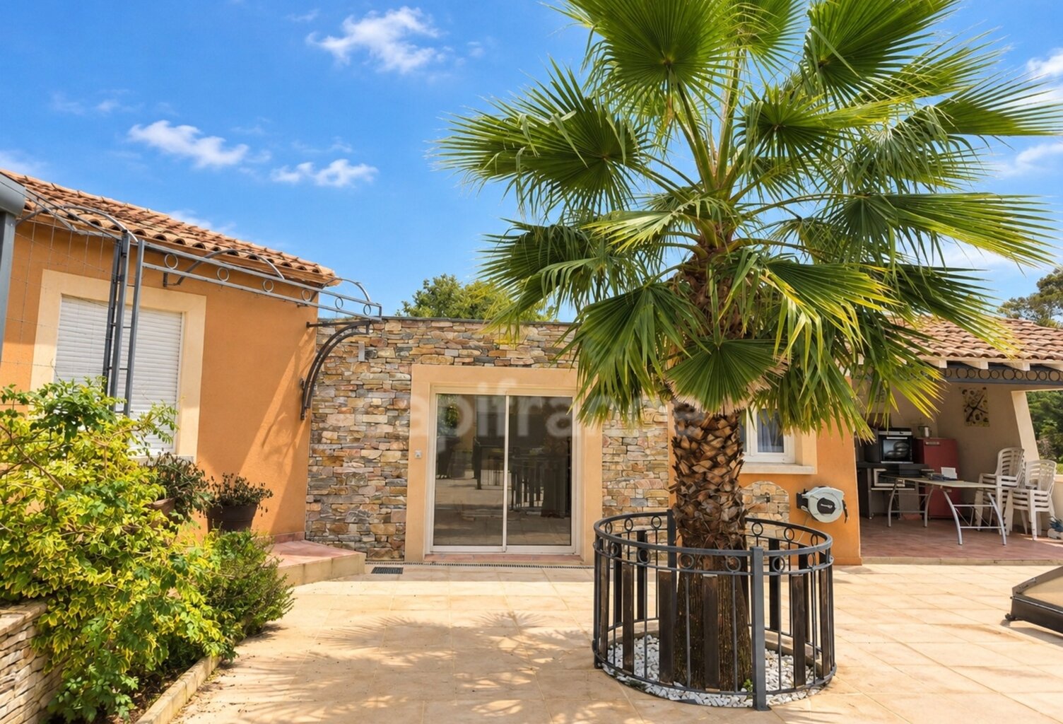 Maison à vendre 4 pièces La Calmette (30) VILLA HANGAR ATELIER PISCINE — photo 1