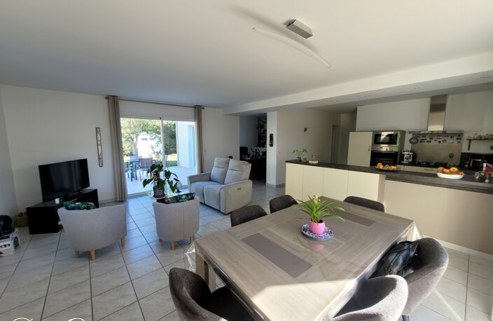 Maison à vendre 6 pièces SAINT XANDRE (17) - Plain-pied - 120 m2 habitables Maison principale et Studio indépendant - Parcelle 614 m2 — photo 5