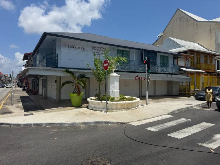Cayenne centre Fonds de commerce de l'enseigne de pret à porter CARIOCA à céder — photo 1