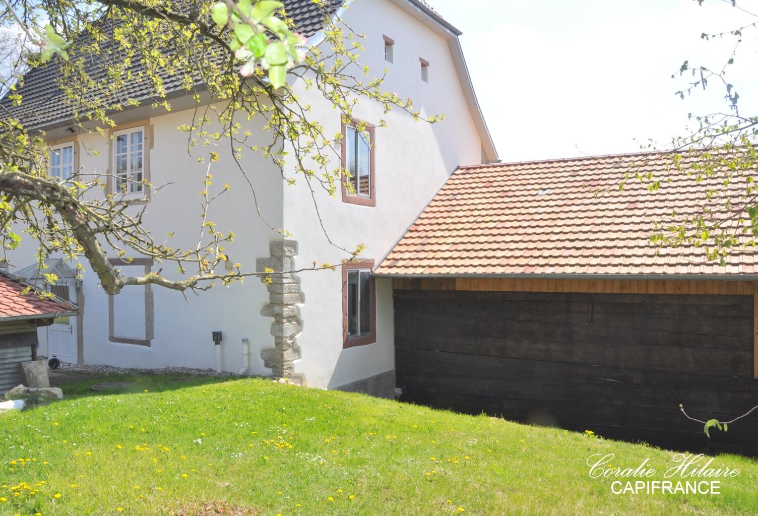 Dpt Haut-Rhin (68), à vendre MUESPACH Belle propriété en pierre, avec ses dépendances — photo 1
