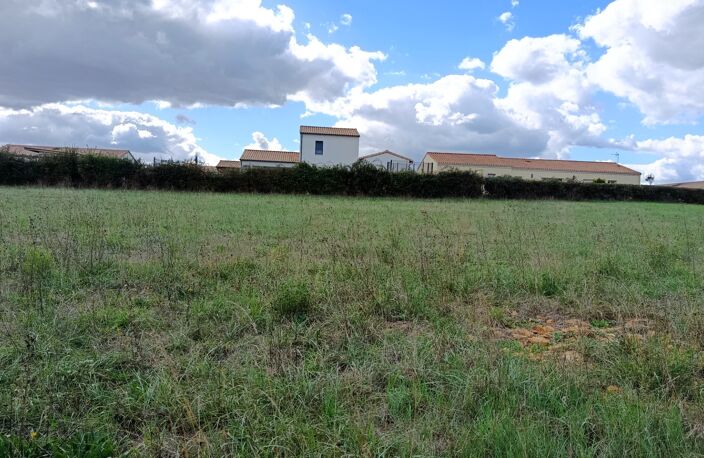 En Exclusivité CAPIFRANCE Terrain à vendre de 862,86 m² SAINT MARTIN DE SAINT MAIXENT (79) — photo 2